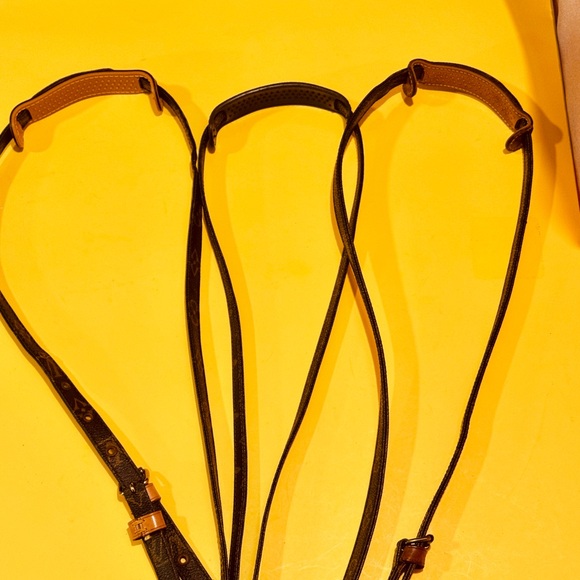 Louis Vuitton Strap Unversal Ajustabile size.
The price Is For 1 strap only!! - Picture 16 of 16